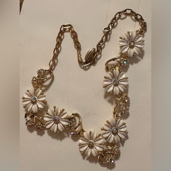 Vintage Elegant Gold and White Floral Necklace With Rhinestones Hook Closure - Picture 9 of 11